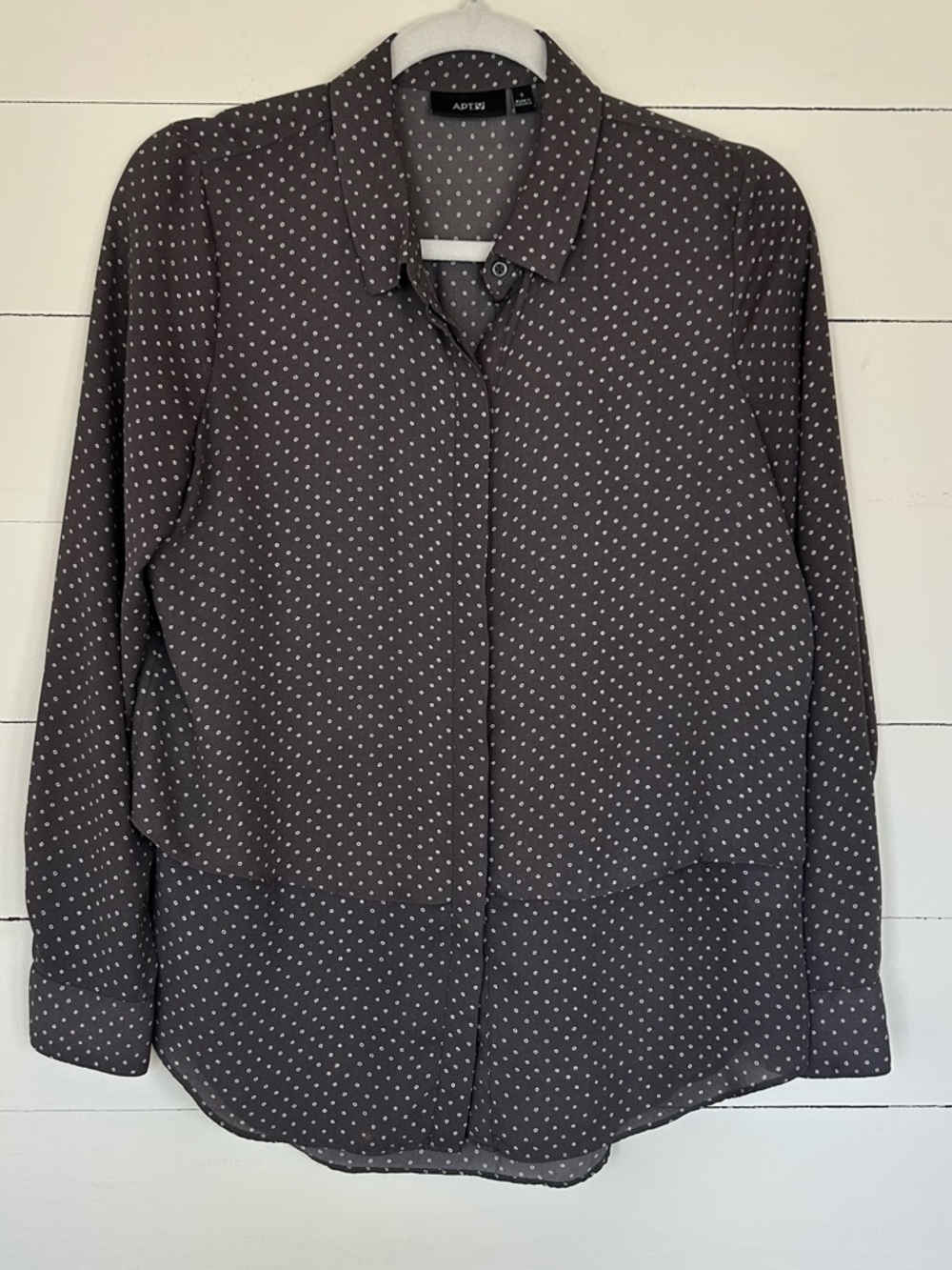 Apt 9 Silky Blouse. Size Small.